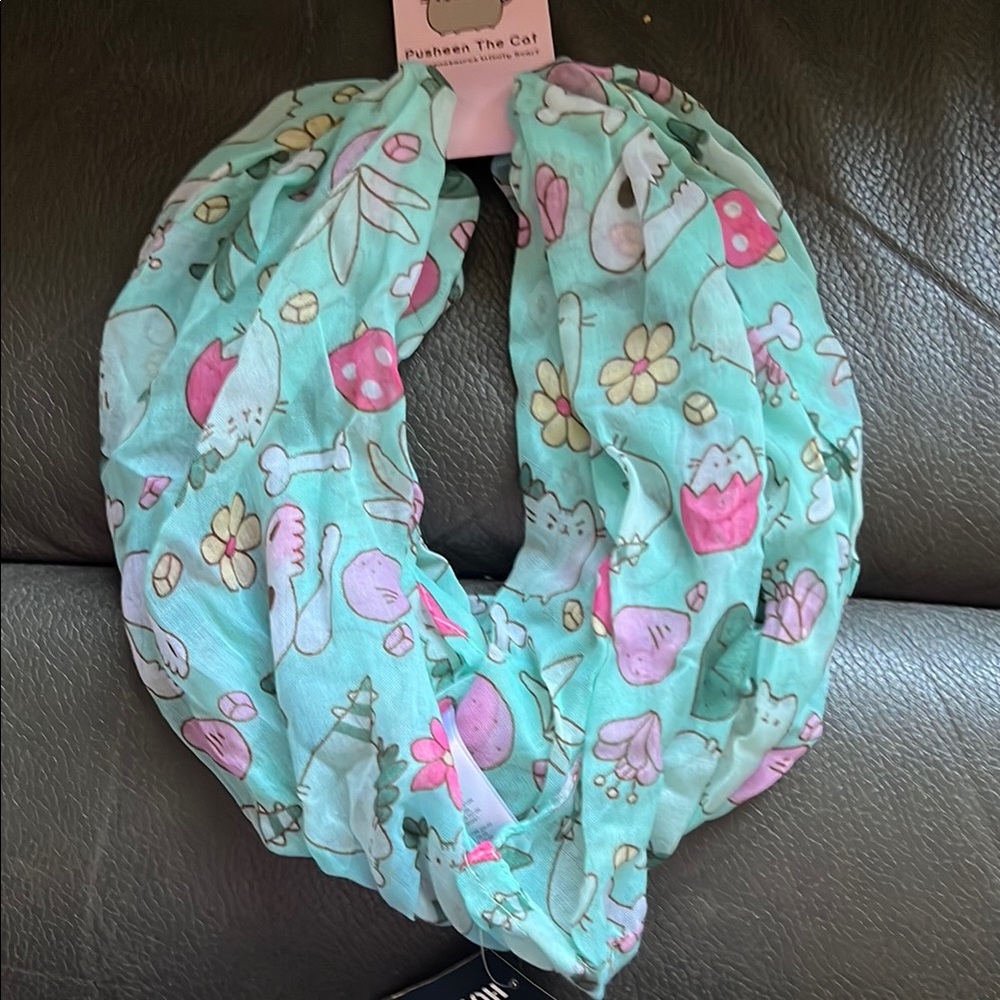 Hot topic Pusheen the cat light infinity scarf
